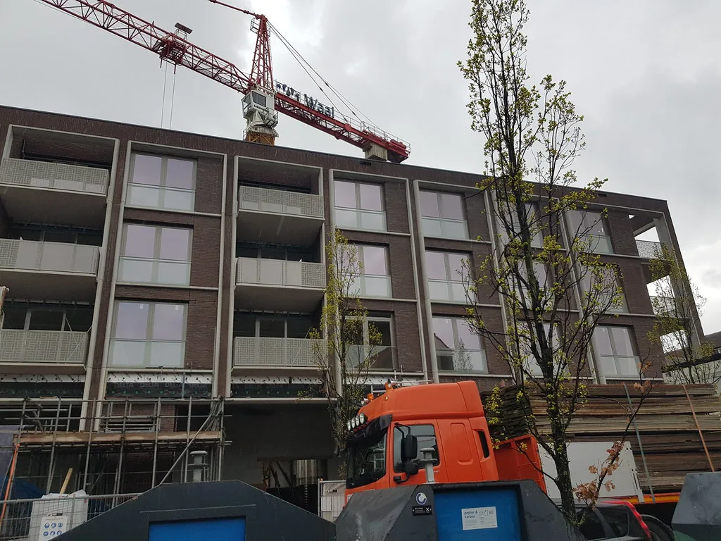 Grootschalig nieuwbouwproject in uitvoering waar wij dunpleister aanbrengen